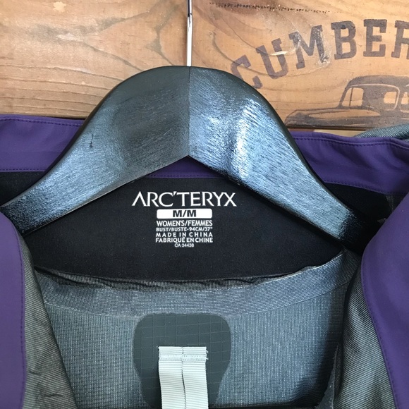 Arcteryx Jacket Women’s Medium Gore-Tex - Picture 6 of 16